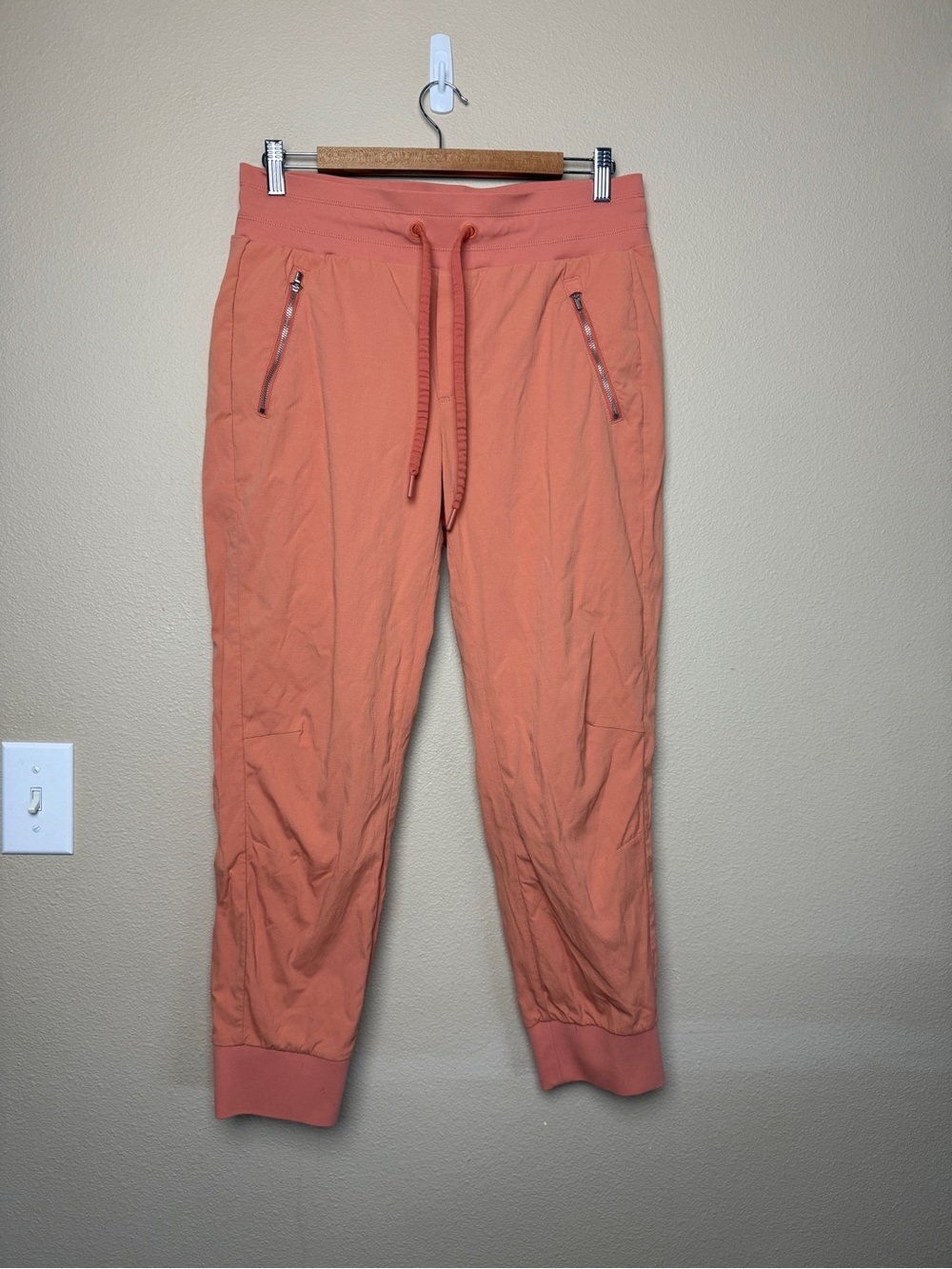 Athleta Trekkie North Crop Jogger Dusty Apricot Size 10T